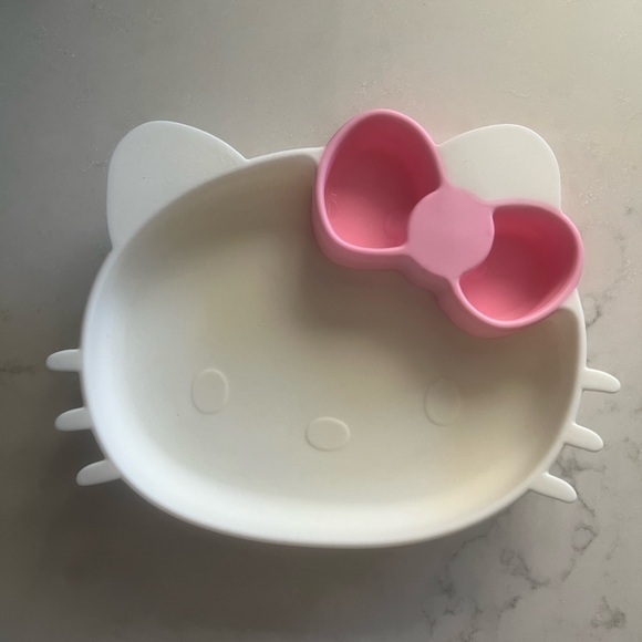 Used Bumkins Hello Kitty Silicone Grip Dish and two bibs. - Picture 2 of 5
